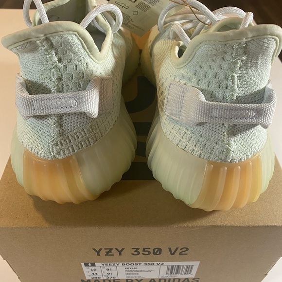 Yeezy 350 V2 Hyperspace - Picture 3 of 4